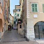 Gemütliches Apartment mit 2 Schlafzimmern und 1 Wohnzimmer in Riva Altstadt