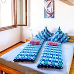Gemütliches Apartment mit 2 Schlafzimmern und 1 Wohnzimmer in Riva Altstadt