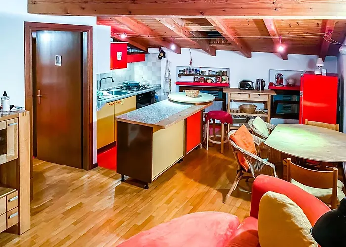 Gemütliches Apartment mit 2 Schlafzimmern und 1 Wohnzimmer in Riva Altstadt