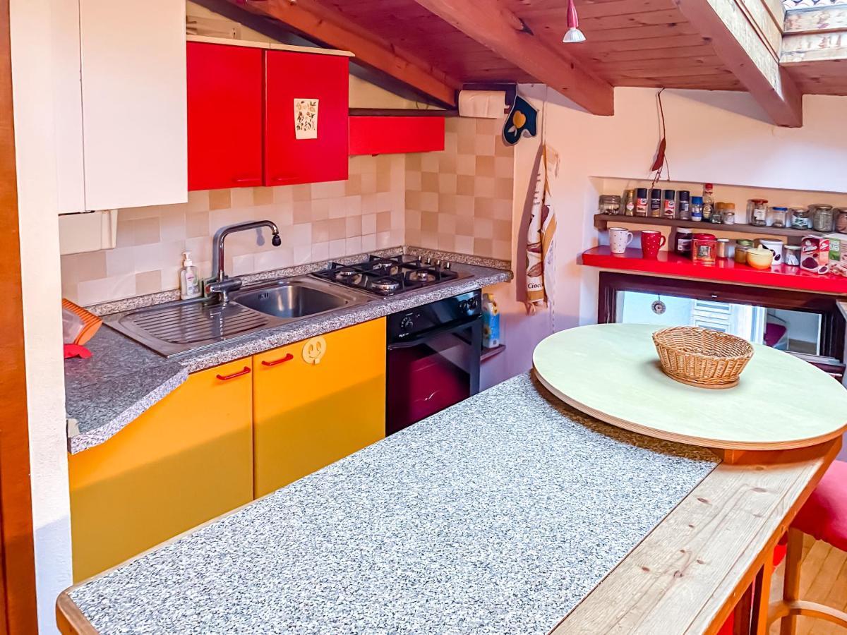 Gemütliches Mit 2 Schlafzimmern Und 1 Wohnzimmer In Altstadt Apartment *